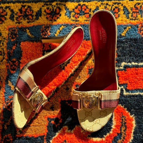 Authentic Gucci GG Supreme Canvas Slides - Picture 1 of 4